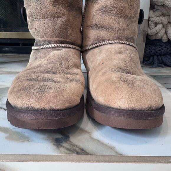 Ugg Women’s Tall Bailey Triplet Button Brown Bomber Suede Sheepskin Boots Size 9 - Picture 4 of 14